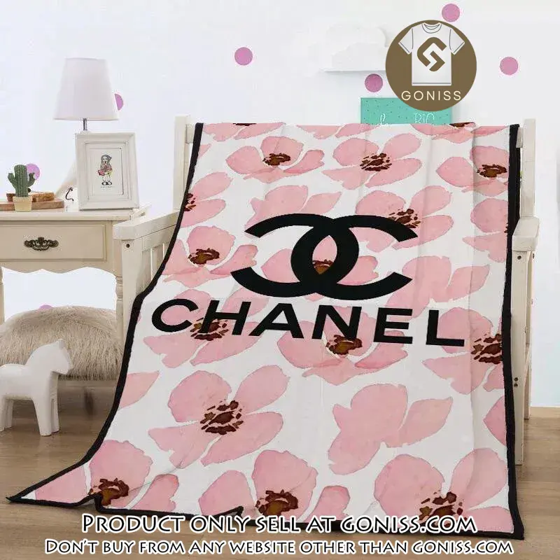 Chanel pinky flowers fashion luxury brand blanket fleece comfortable blanket gn5453459